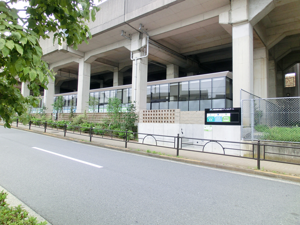 練馬高野台メディカルゲート駅寄りの入口